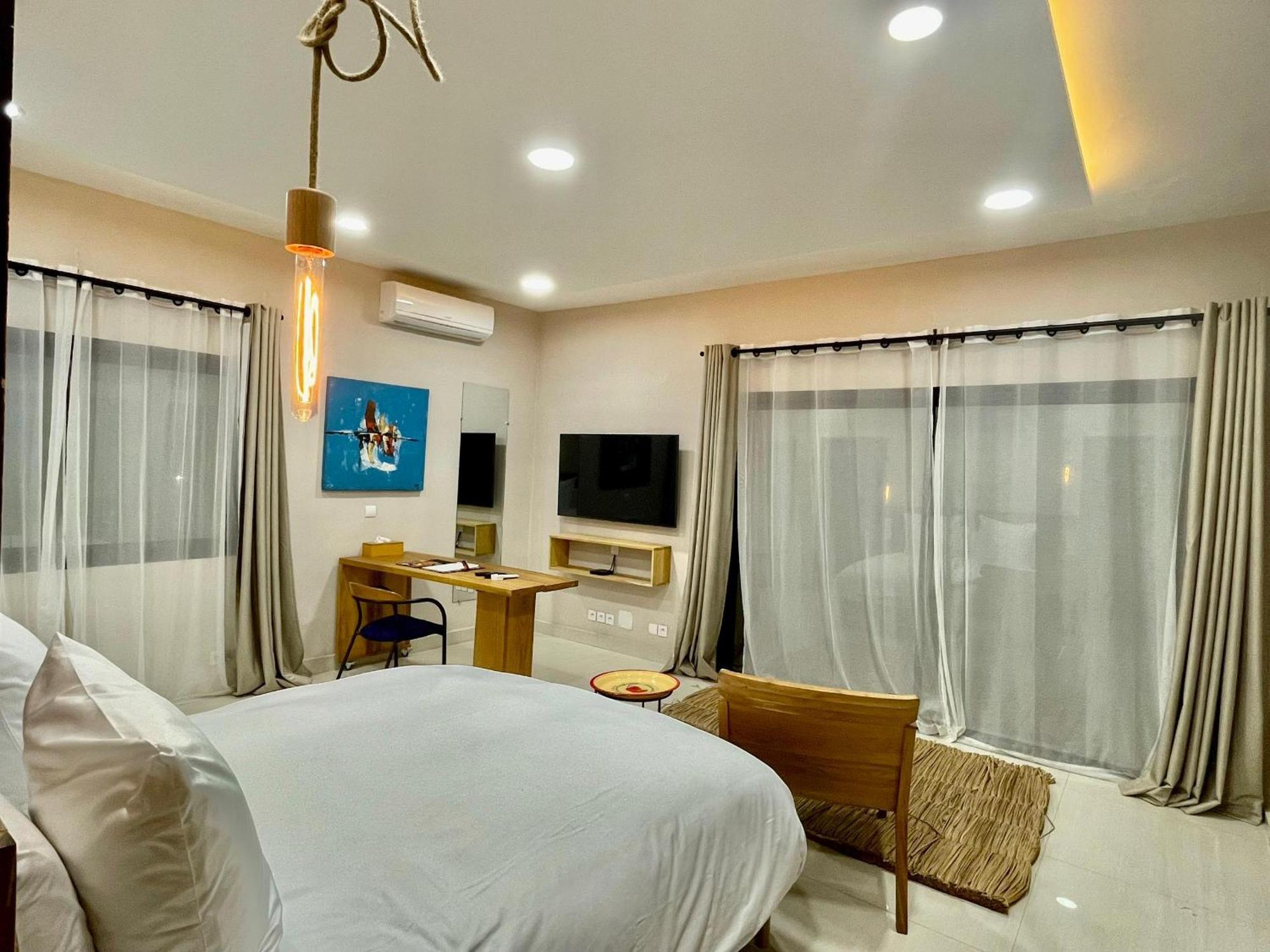 Le Kentia Hotel Ломе Екстериор снимка