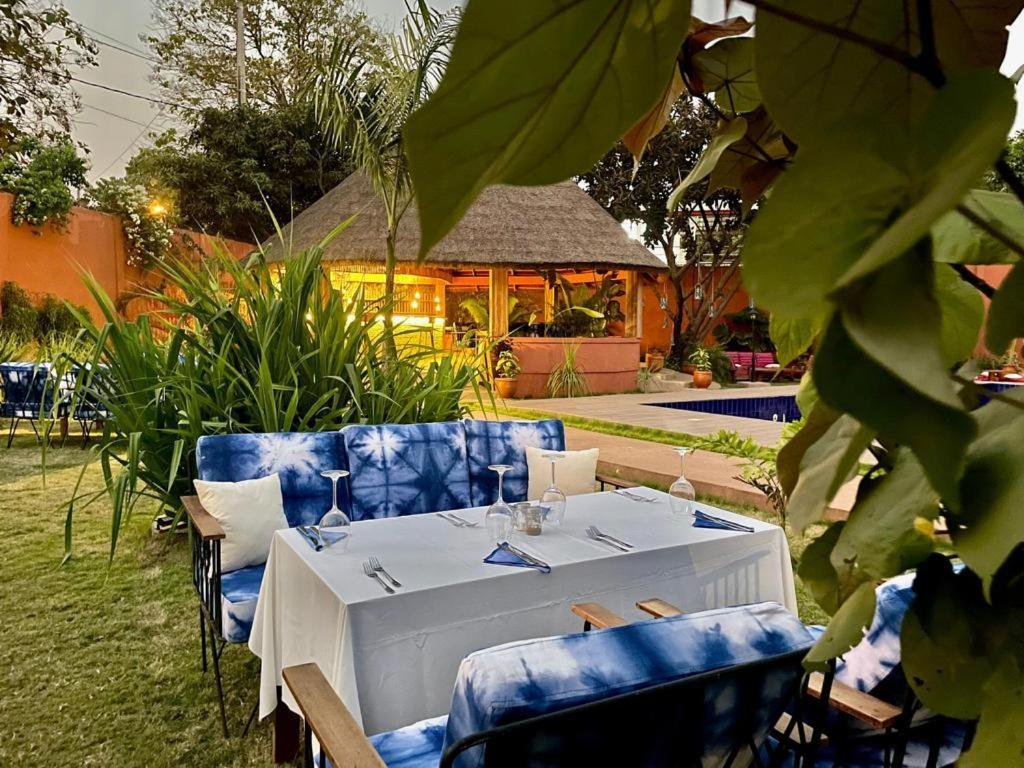 Le Kentia Hotel Ломе Екстериор снимка