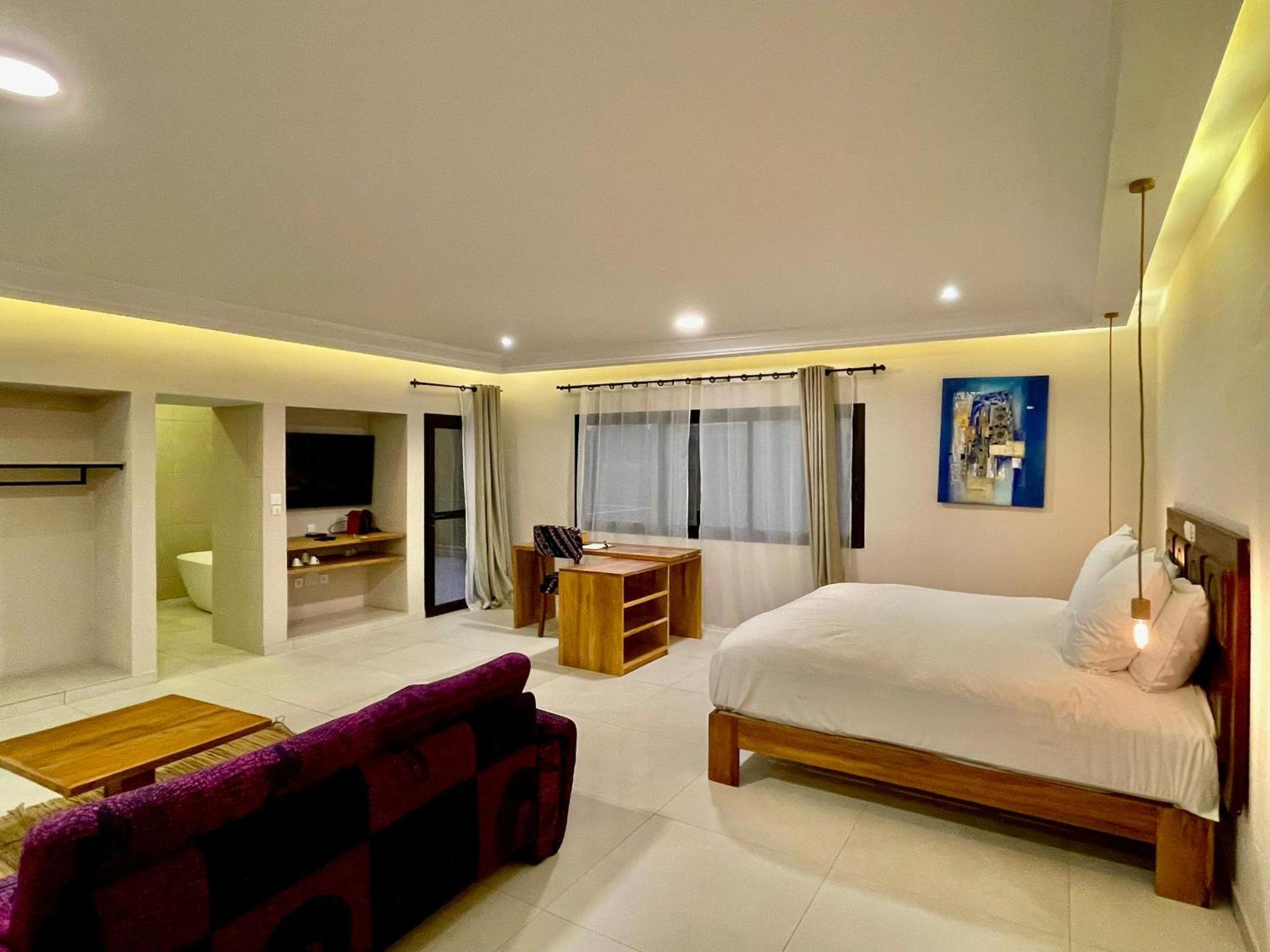 Le Kentia Hotel Ломе Екстериор снимка