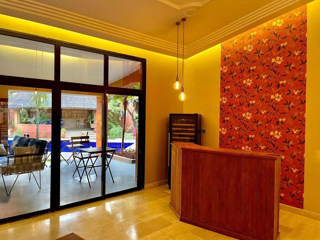 Le Kentia Hotel Ломе Екстериор снимка