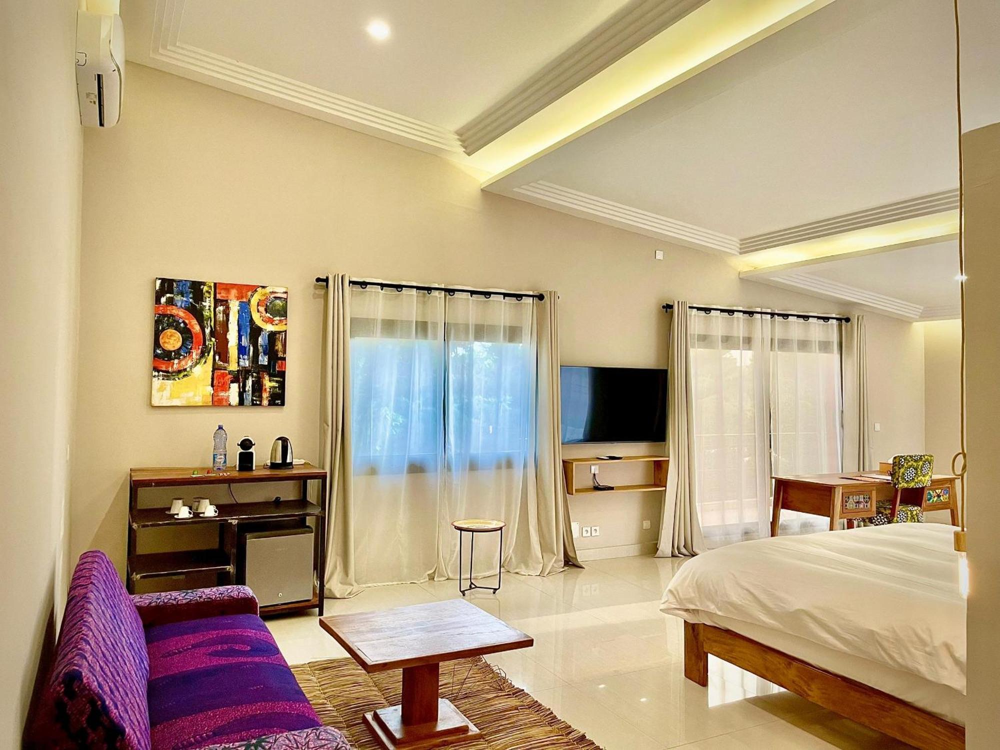 Le Kentia Hotel Ломе Екстериор снимка
