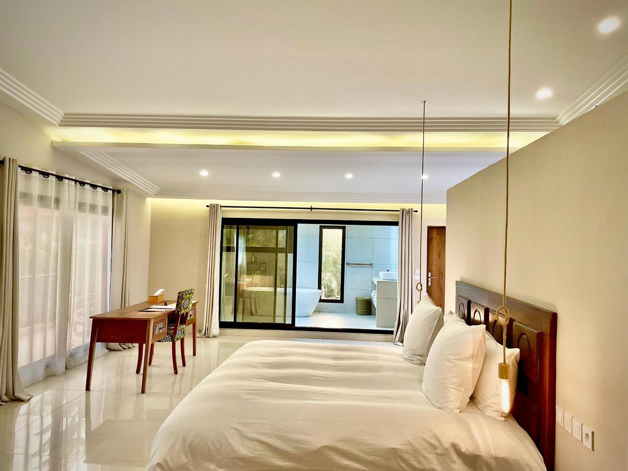 Le Kentia Hotel Ломе Екстериор снимка